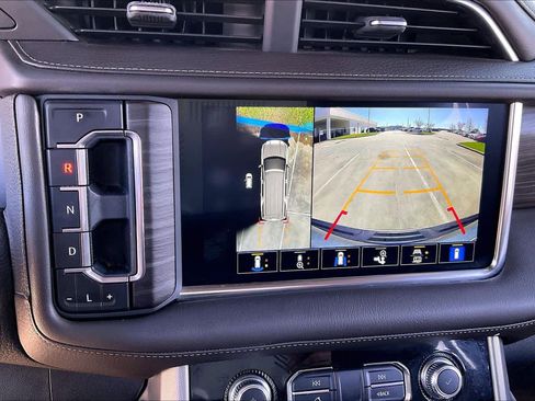 Used 2022 GMC Yukon XL Denali image 25