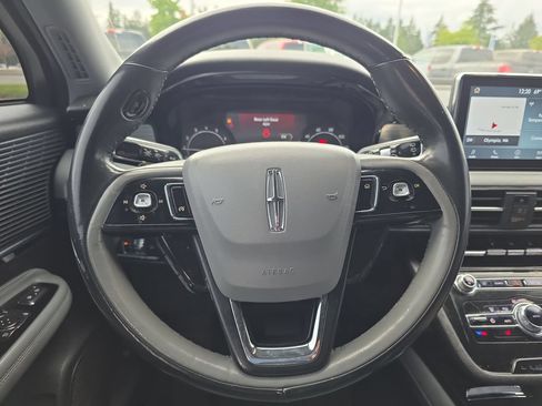 Used 2021 Lincoln Corsair AWD w/ Rear Removable Package Tray image 19