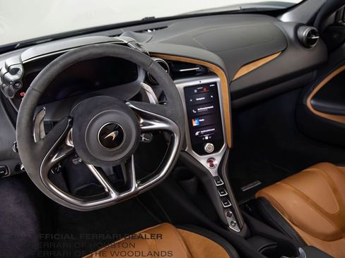 Used 2024 McLaren 750S image 4
