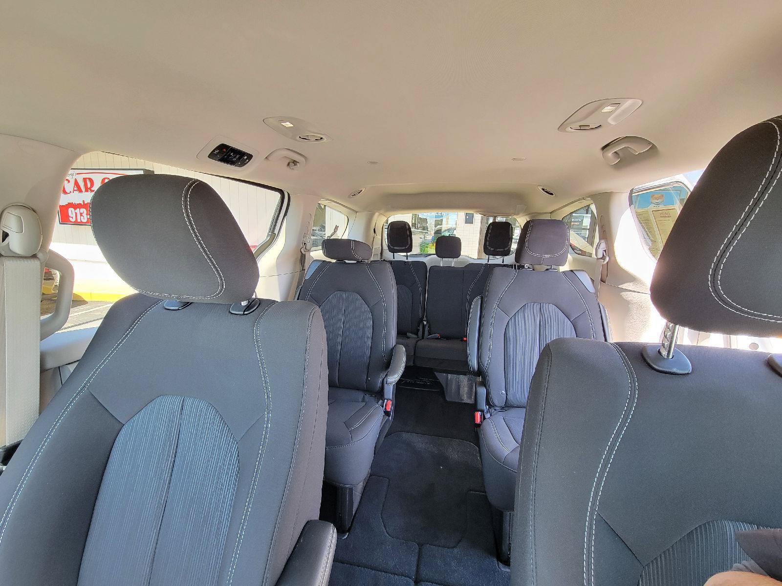 Used 2024 Chrysler Voyager LX FWD image 23