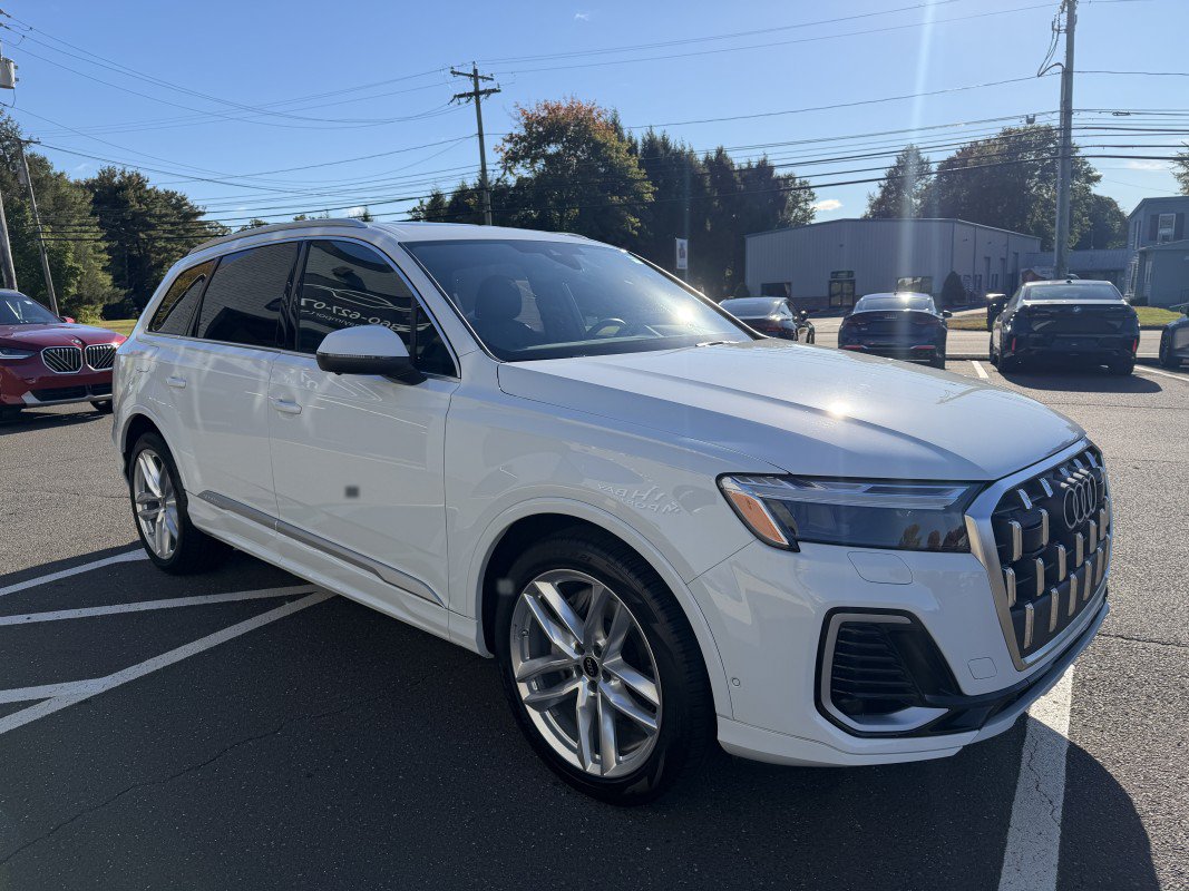 Used 2025 Audi Q7 3.0T Premium Plus w/ Premium Plus Package AWD/4WD image 4