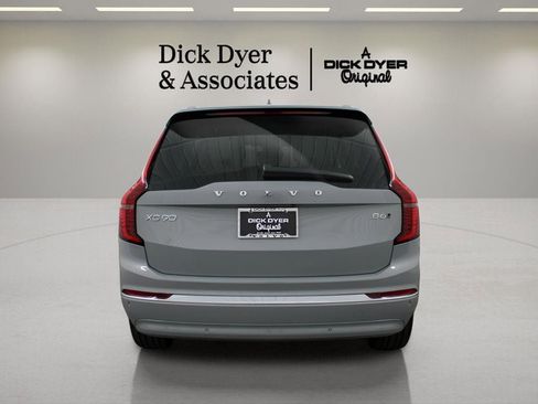New 2026 Volvo XC90 B6 Ultra w/ Protection Package image 4