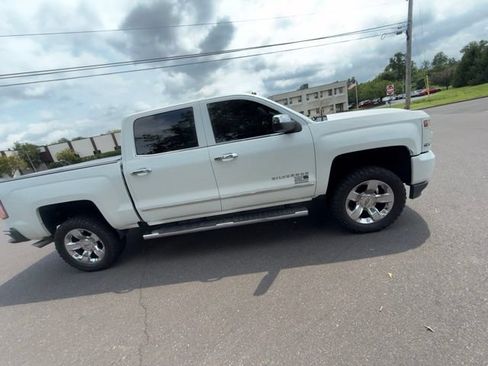 Used 2017 Chevrolet Silverado 1500 LTZ Z71 w/ LTZ Plus Package AWD/4WD image 11