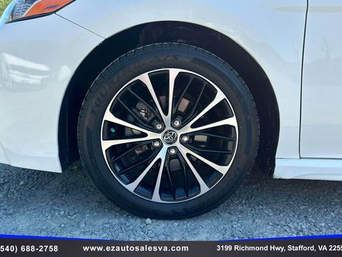Used 2019 Toyota Camry SE FWD image 10