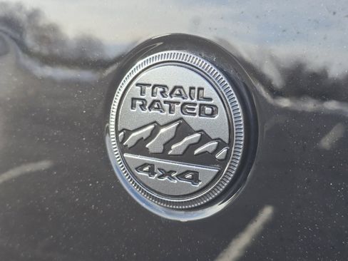 Used 2021 Jeep Gladiator Overland image 13