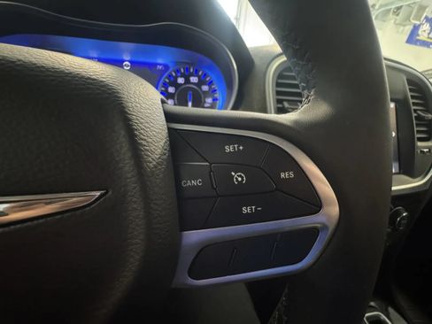 Used 2022 Chrysler 300 Touring L AWD/4WD image 29
