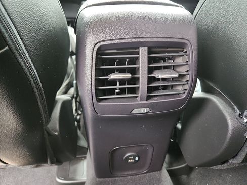 Used 2022 Ford Escape SEL FWD image 11