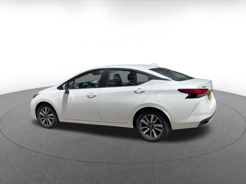 Used 2025 Nissan Versa SV FWD image 9