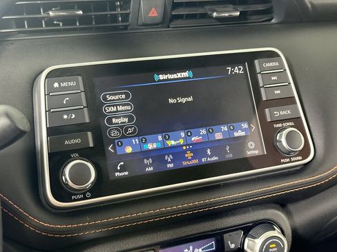 Used 2019 Nissan Kicks SR w/ SR Premium Package FWD image 27