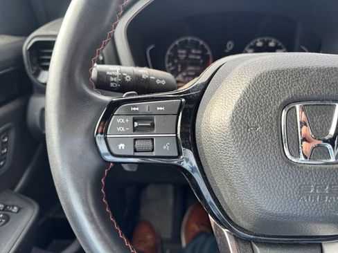 Used 2024 Honda Pilot TrailSport image 17