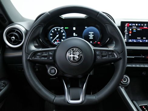 New 2025 Alfa Romeo Tonale AWD/4WD image 17