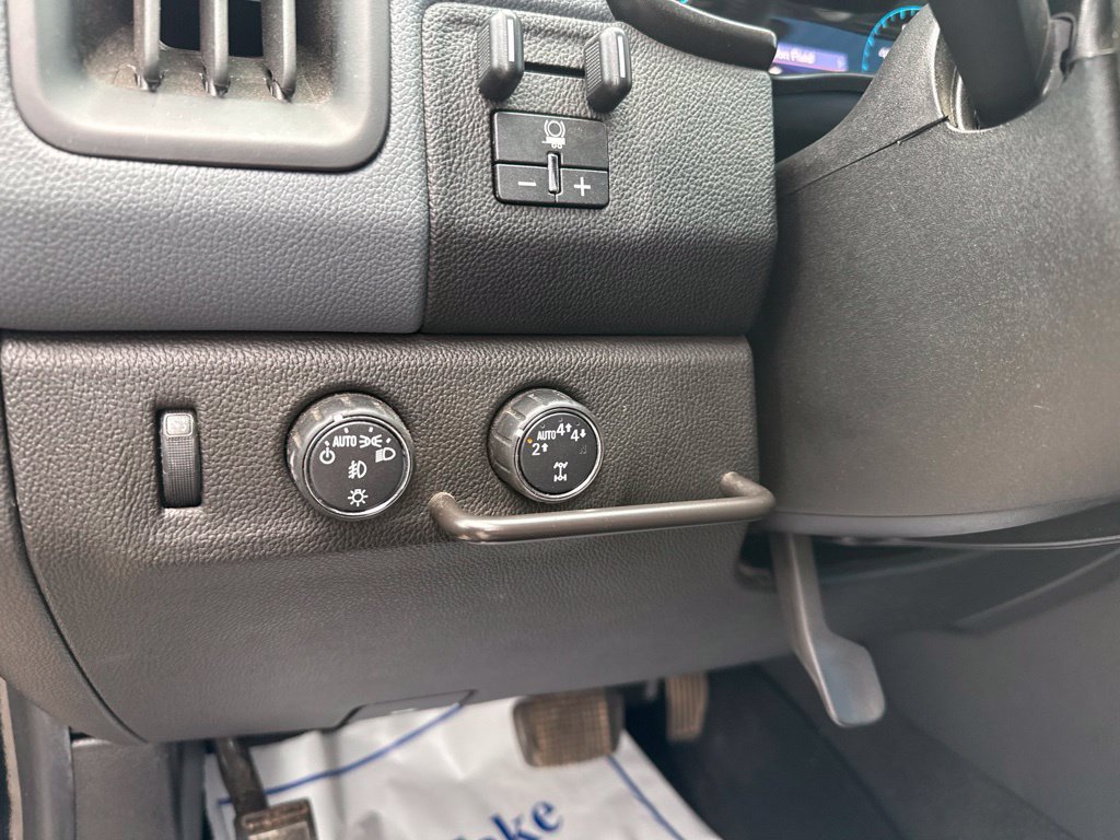 Used 2022 Chevrolet Colorado Z71 w/ Trail Boss Package AWD/4WD image 32