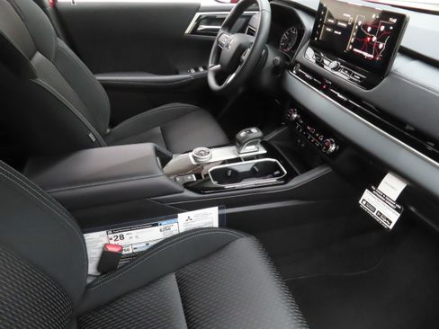 New 2026 Mitsubishi Outlander ES FWD image 24