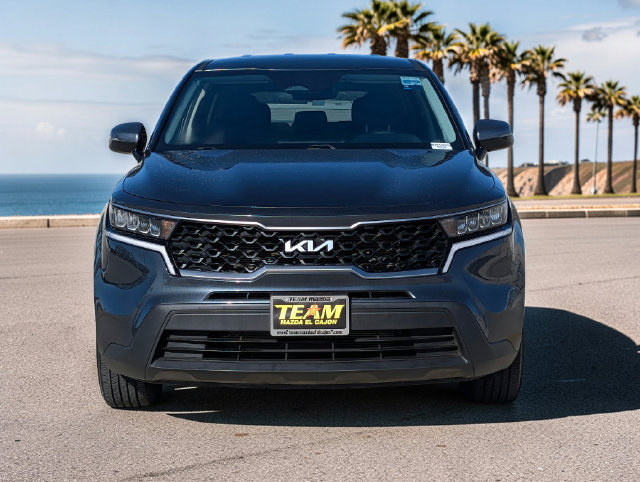Used 2023 Kia Sorento LX FWD image 3