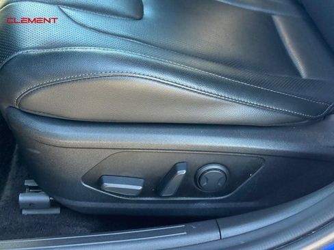 Used 2025 Hyundai Elantra Limited FWD image 19