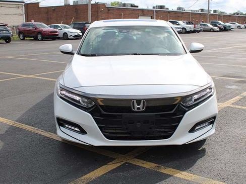 Used 2019 Honda Accord Sport image 3