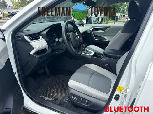 Used 2020 Toyota RAV4 XLE AWD/4WD image 7