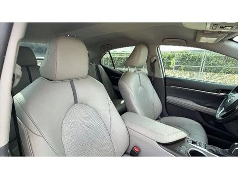 Used 2021 Toyota Camry XLE w/ Cold Weather Package FWD image 40