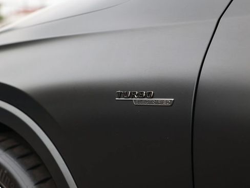 Used 2025 Mercedes-Benz GLC 43 AMG 4MATIC image 17