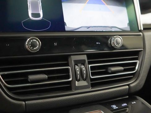 Used 2024 Porsche Macan image 32