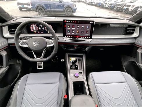 New 2026 Volkswagen Tiguan SE R-Line image 12