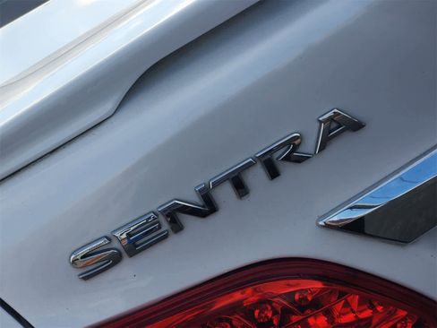 Used 2013 Nissan Sentra SR w/ Premium Pkg image 11