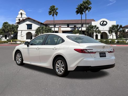 Used 2025 Toyota Camry LE FWD image 4
