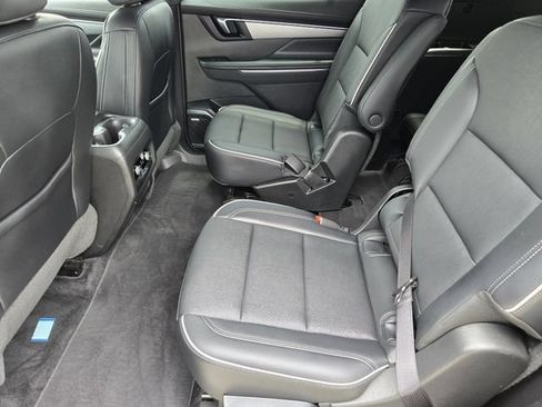 Used 2025 Buick Enclave Preferred FWD image 29