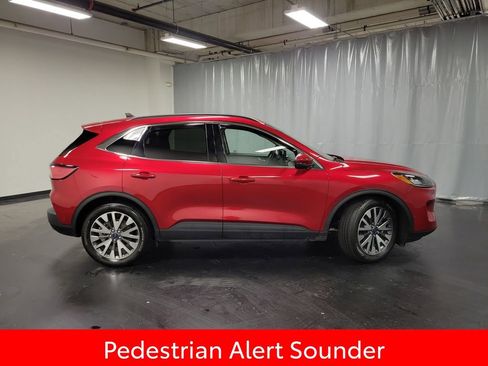 Used 2020 Ford Escape Titanium FWD image 9