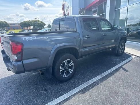 Used 2019 Toyota Tacoma TRD Sport RWD image 3