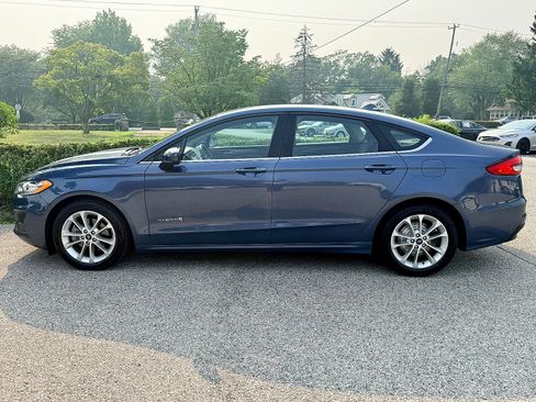 Used 2019 Ford Fusion SE FWD image 7