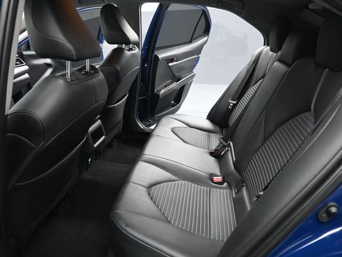 Used 2023 Toyota Camry SE w/ Cold Weather Package image 17