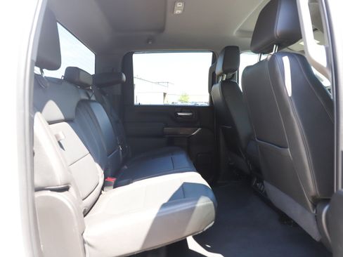Used 2022 GMC Sierra 3500 SLT w/ X31 Off-Road Package AWD/4WD image 14