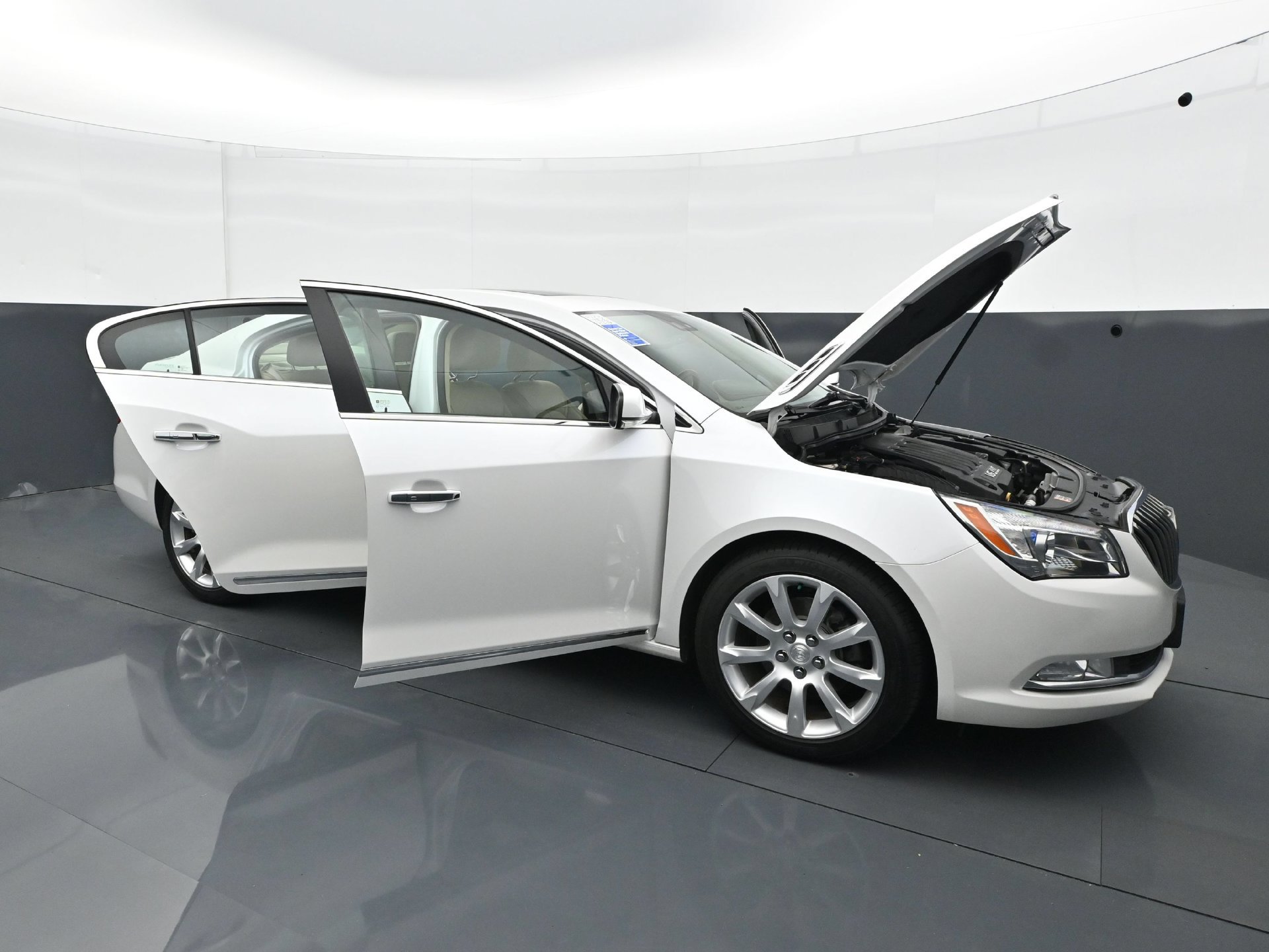 Used 2016 Buick LaCrosse Premium w/ Driver Confidence Package #1 FWD image 34