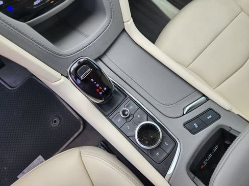 Used 2025 Cadillac XT6 Premium Luxury w/ LPO, Floor Liner Package FWD image 19