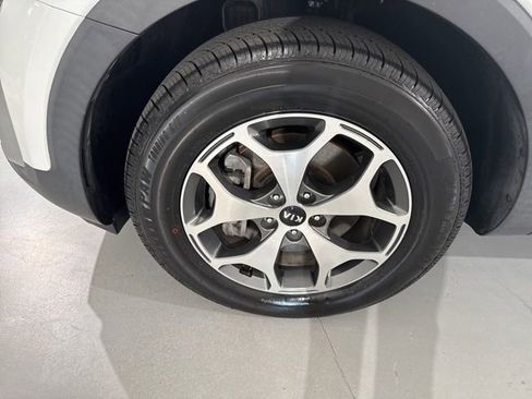 Used 2020 Kia Telluride EX FWD image 5