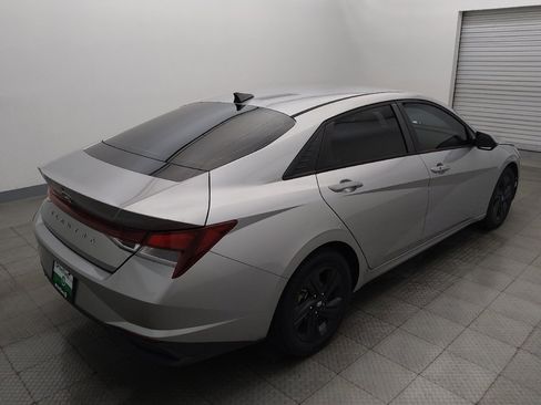 Used 2021 Hyundai Elantra SEL FWD image 9