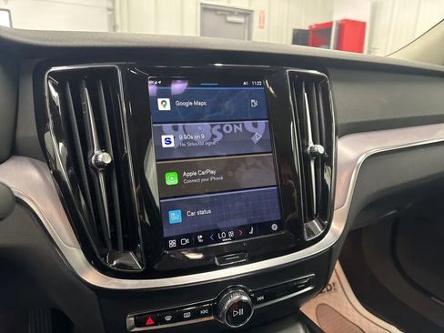 Used 2024 Volvo S60 B5 Core image 11