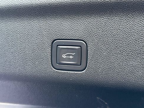 Used 2023 GMC Yukon AT4 w/ AT4 Premium Plus Package AWD/4WD image 11