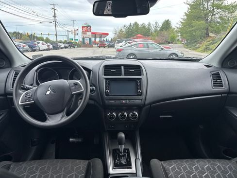 Used 2024 Mitsubishi Outlander Sport ES image 11