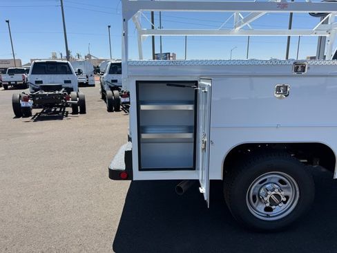 New 2026 Ford F350 XL w/ XL Chrome Package AWD/4WD image 9