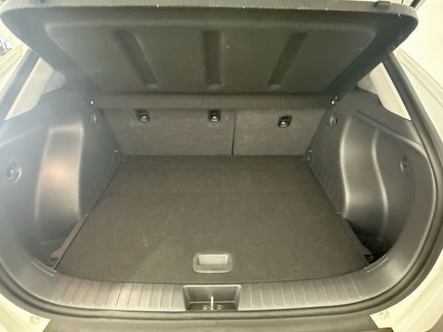 Used 2025 Hyundai Kona SEL AWD/4WD image 29