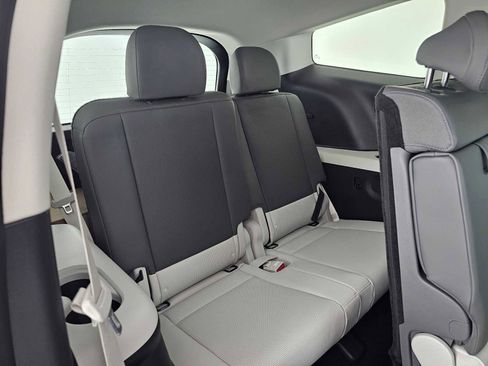 Used 2026 Hyundai Ioniq 9 SEL image 13