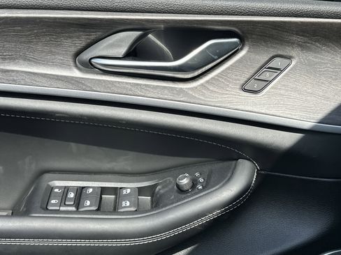 New 2026 Jeep Grand Cherokee L Limited AWD/4WD image 11