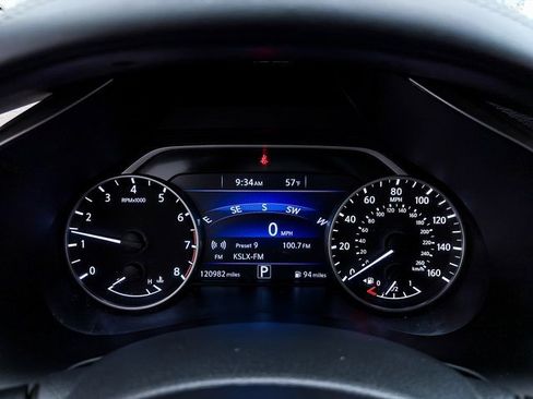 Used 2017 Nissan Murano SV image 24