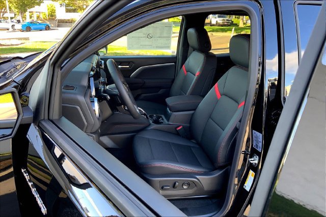 New 2026 Chevrolet Colorado Z71 w/ Z71 Convenience Package 2 AWD/4WD image 9