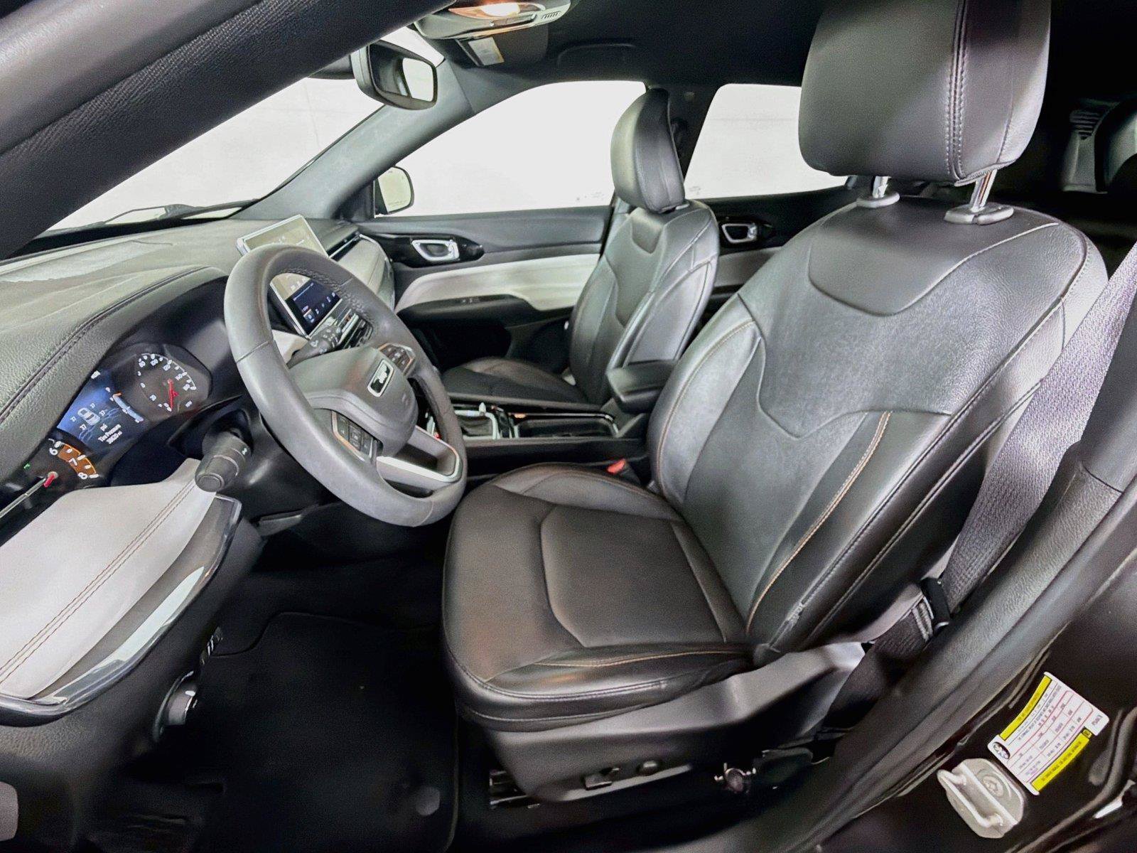 Used 2023 Jeep Compass Limited AWD/4WD image 2
