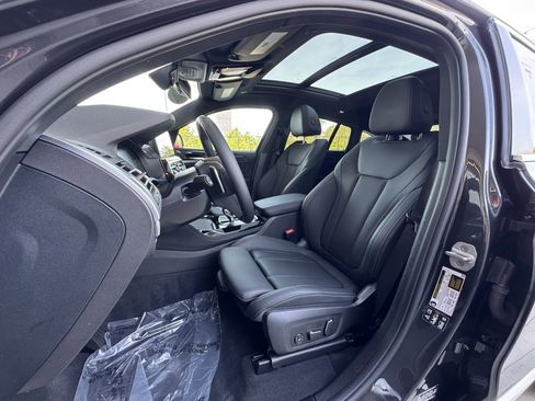Used 2025 BMW X4 xDrive30i image 5