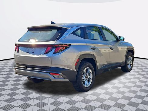 Used 2025 Hyundai Tucson SE AWD/4WD image 6