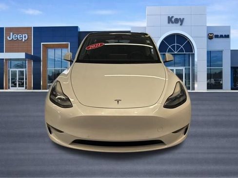 Used 2021 Tesla Model Y Long Range image 10